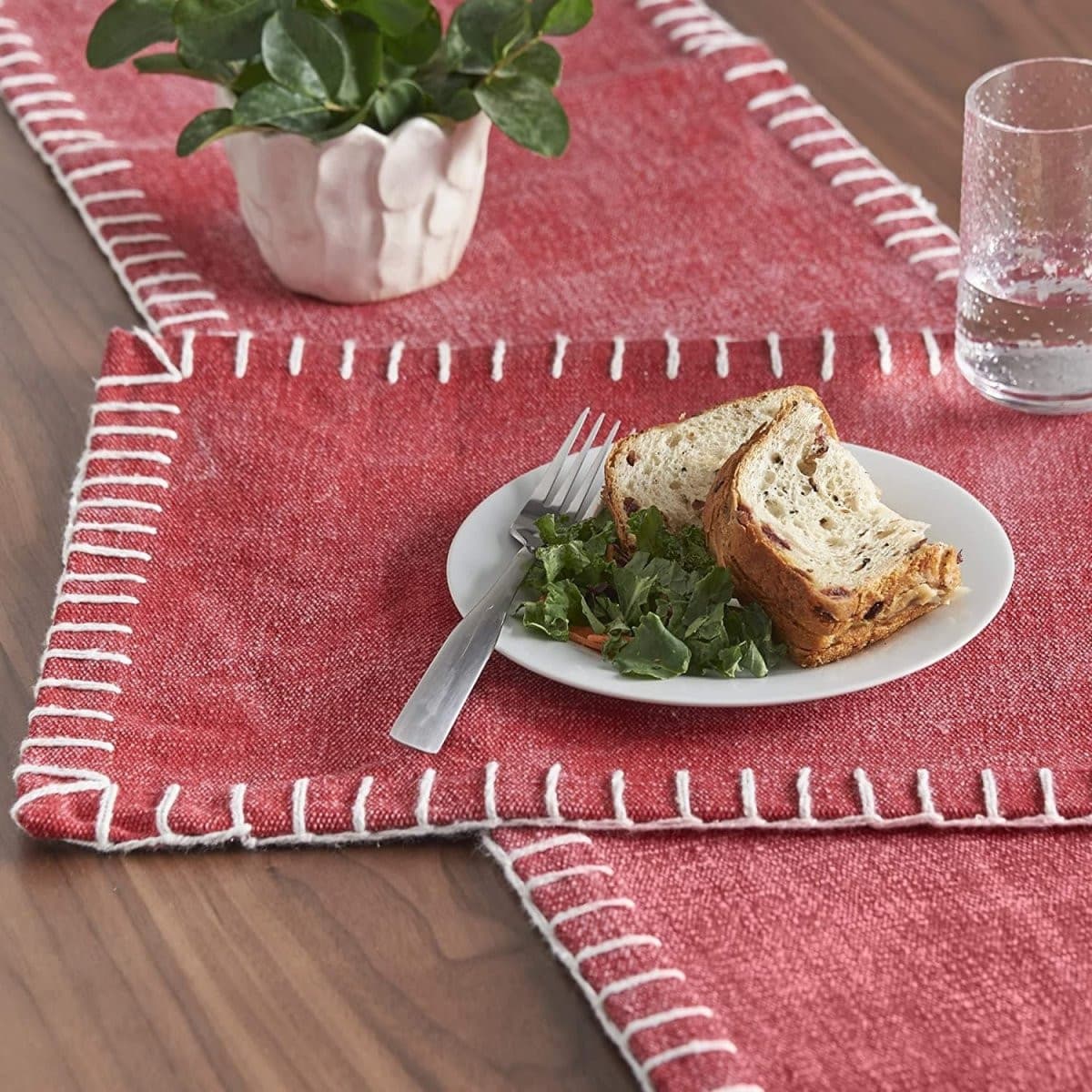 Carol & Frank Carol & Frank Carter Tomato Table Runner | CeCe's Home & Gifts