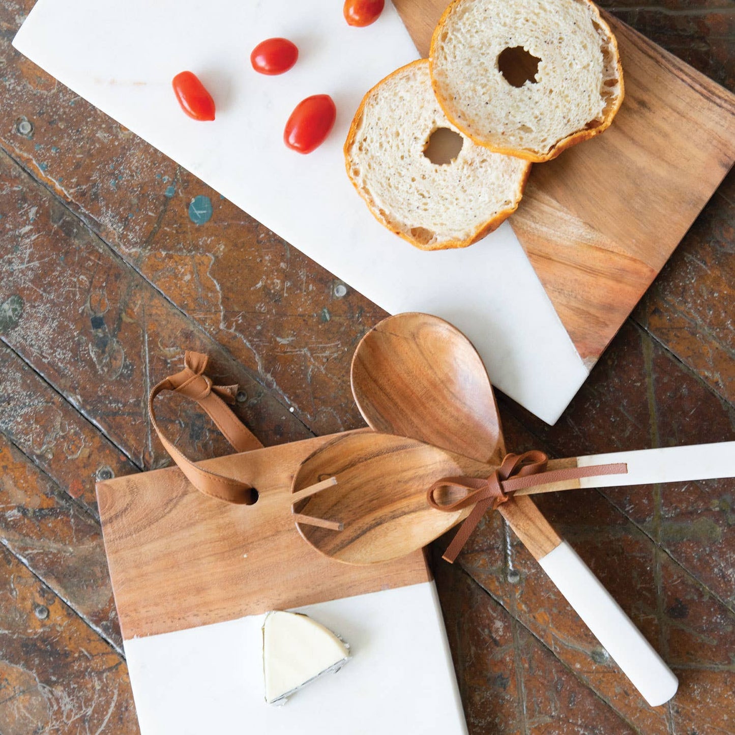 Personalized White Marble & Wood Cutting Board