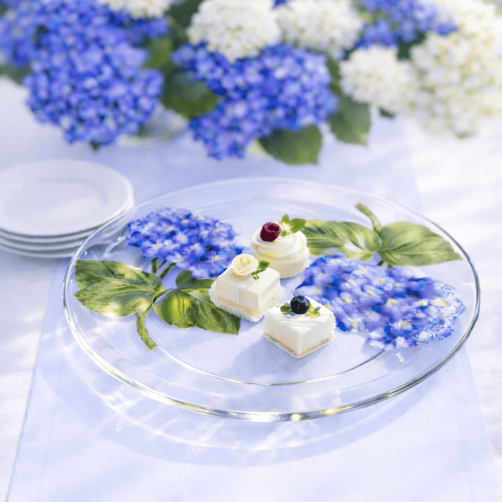 Mud Pie Mud Pie Hydrangea Glass Plate | CeCe's Home & Gifts