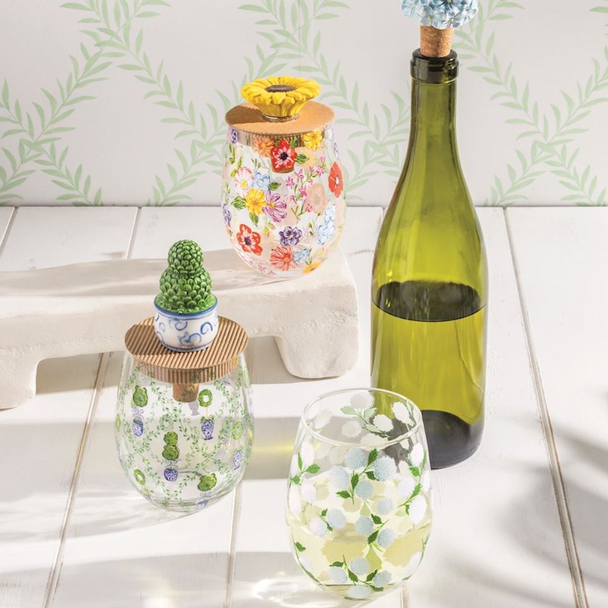 Mud Pie Mud Pie Hydrangea Wine Glass & Stopper Set | CeCe's Home & Gifts