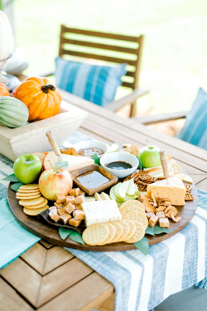 Mud Pie Mud Pie Oversized Round Wood Board With Leather Handles | CeCe's Home & Gifts
