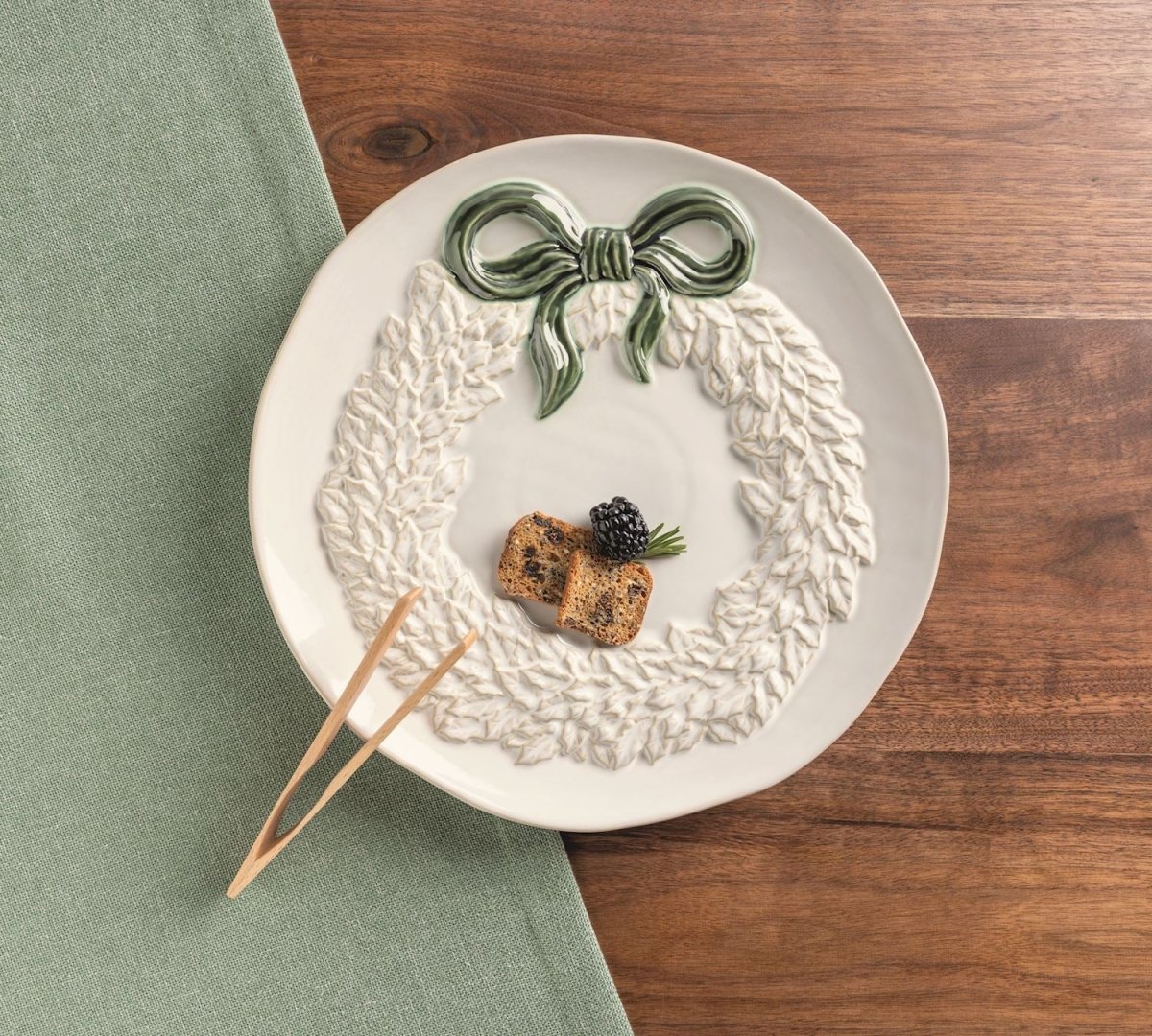 Mud Pie Mud Pie White Wreath Cookie Plate Set | CeCe's Home & Gifts